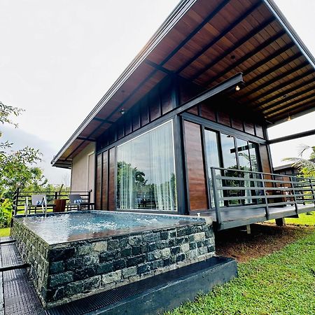 Atha Resort Sigiriya Exteriör bild A villa at the resort