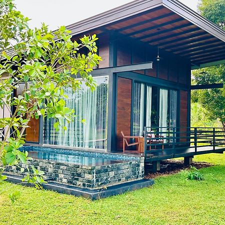Atha Resort Sigiriya Exteriör bild A villa at the resort